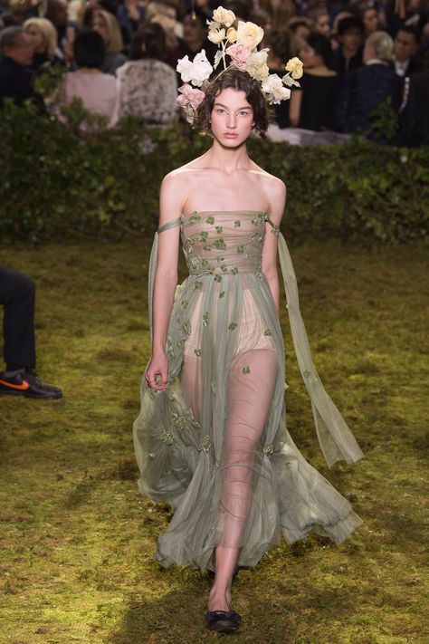 Christian Dior Spring 2017 Couture Fashion Show | Vogue Dior Spring 2017, Dior Dresses, Dior Dress, Img Models, Maid Dress, Forest Fairy, Stylish Dress Designs, Fairy Dress, Dress Inspo