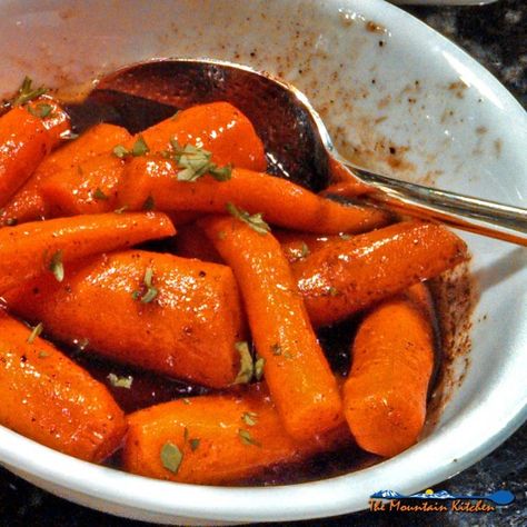 Balsamic Honey Glazed Carrots Carrots Glazed, Meat Casserole Recipes, Balsamic Glazed Carrots, Balsamic Carrots, Honey Balsamic Glaze, Mountain Kitchen, Steamed Carrots, Butter Carrots, Honey Glazed Carrots