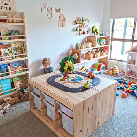 Camera Montessori, Playroom Layout, Small Playroom, Kids Play Spaces, Montessori Playroom, Toddler Playroom, Interactive Walls, Montessori Furniture, Kids' Playroom