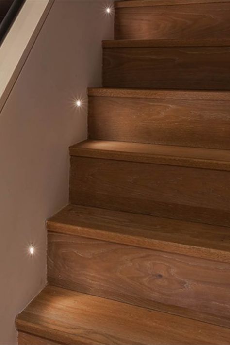 Stair Case Lighting Ideas Modern, Stair Case Lighting, Indoor Stair Lights, Indoor Staircase Lighting, Bannister Lights, Lights Up The Stairs, Lighting Stairwell, Stair Rail Lighting, Floating Stair Lighting