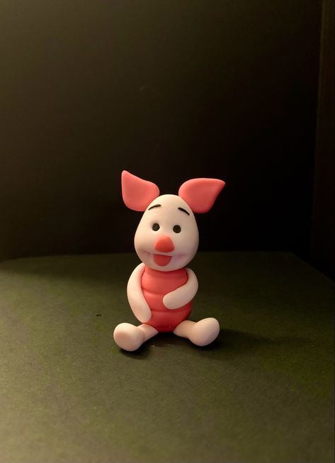 Piglet, Winnie the Pooh, fondant, cake topper, figurine Winnie The Pooh Clay Art, Winnie The Pooh Polymer Clay, Clay Disney Characters, Couple Clay Ideas, Disney Clay Ideas, Clay Winnie The Pooh, Winnie The Pooh Clay, Winnie The Pooh Fondant, Clay Date Ideas