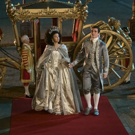 Bridgerton Couples, Queen Charlotte A Bridgerton Story, Princesa Charlotte, Kung Fu Panda 3, Charlotte Dress, King George Iii, Anna Nicole Smith, Olivia Pope, Queen Charlotte