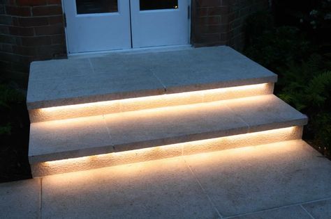 Truly Innovative Garden Step Lighting Ideas - Garden Lovers Club درج السلم, Lights Outside, Outdoor Stair Lighting, Outdoor Steps, Garden Steps, Outdoor Stairs, Stair Lighting, Concrete Steps, Deck Lighting