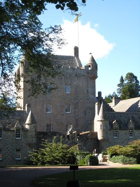 Cawdor Castle © Carol Walker :: Geograph Britain and Ireland Carol Walker, Cawdor Castle, 11th Century, Google Earth, The Castle, Family History, Great Britain, Architecture House, Scotland