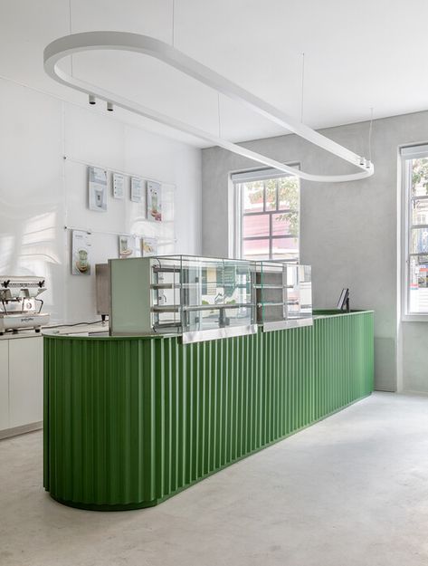 Gallery of Green Blood Matcha Coffee Shop / Studio Guilherme Garcia - 11 Matcha Coffee Shop, Cafe Design Inspiration, Coffee Shop Counter, Shop Counter Design, Matcha Coffee, Matcha Cafe, Cafe Counter, Green Cafe, Bakery Design Interior