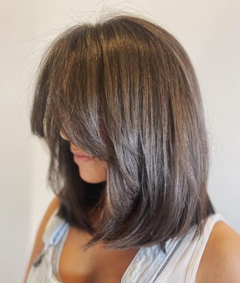 Thick Lob with Face-Framing Layering Collarbone Length Hair For Thick Hair, Thick Medium Length Hair With Layers And Curtain Bangs, Collar Bone Haircut Thick Hair, Lob With Face Framing Layers Round Face, Shoulder Length Layered Haircuts Thick Hair, Shoulder Length Hair With Front Layers, Fine Shoulder Length Hair With Layers, Lob No Layers, Lob Haircut Medium Length