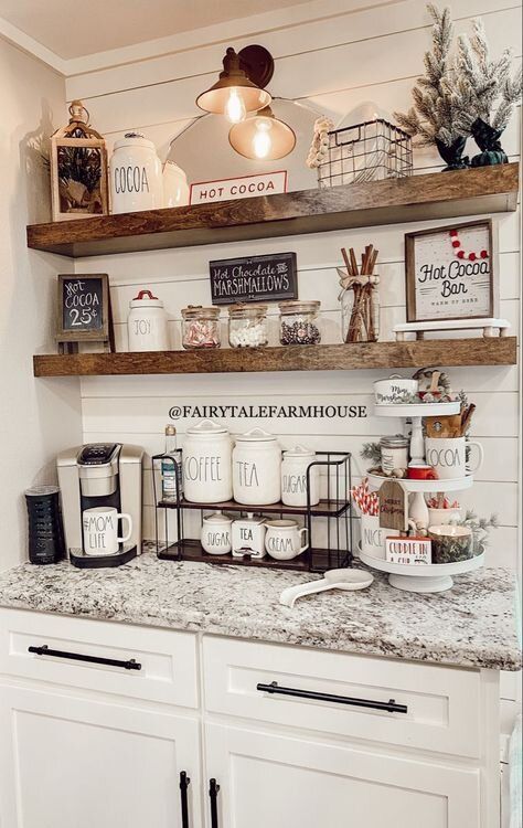 Kaffe Station, Balcon Mic, Coffee Bar Station, Diy Coffee Bar, Farmhouse Coffee Bar, Coffee Bar Design, Home Coffee Stations, Coffee Bars In Kitchen, Coffee Nook