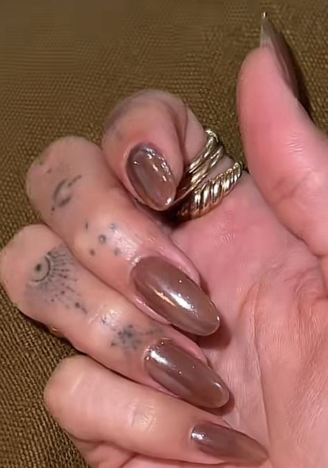 Nails Hailey Bieber, Hailey Rhode, Pearl Nails, Nails Red, Neutral Nails, Brown Nails, Minimalist Nails, Dream Nails, Fire Nails