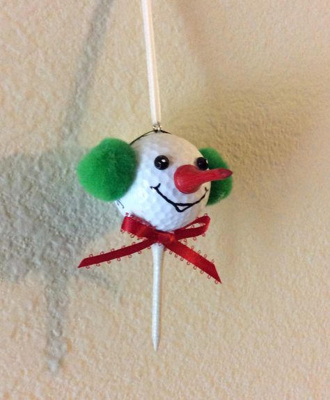 Golf Ball Snowman, Golf Tee Ornaments, Golf Ornaments Diy, Golf Ball Christmas Tree, Golf Ball Christmas Ornaments, Diy Golf Ornament, Sport Ornaments Diy, Golf Ball Ornaments Diy, Golf Christmas Ornaments