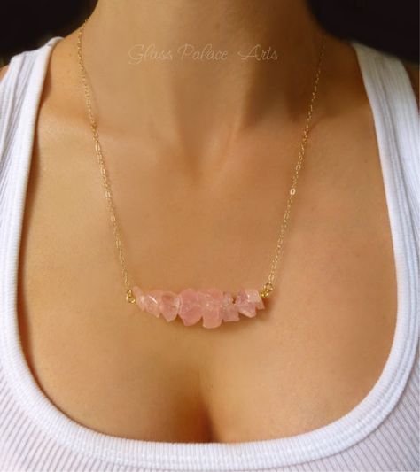 Raw Rose Quartz Necklace, Gold Key Necklace, Key Charm Necklace, Raw Gemstone Jewelry, Stone Statement Necklace, Raw Rose Quartz, Rose Quartz Necklace, Natural Gemstone Jewelry, Quartz Jewelry