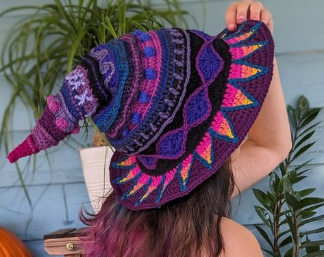 Crochet Which Hat, Colorama Halo Crochet Patterns, Whimsigoth Knitting, 2 Hour Crochet Projects, Crochet Costume Women, Witches Hat Crochet, Crochet Witch Hat Pattern Free, Crochet Art Ideas, Witchy Crochet Patterns Free