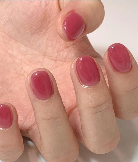 Looking for summer nail colors that will stand out? Try these fun, vibrant shades! Rose Jelly Nails, Whimsical Nails, Raspberry Nails, Pink Glitter Nails, Simple Gel Nails, Her Nails, Pretty Gel Nails, Soft Nails, Jelly Nails