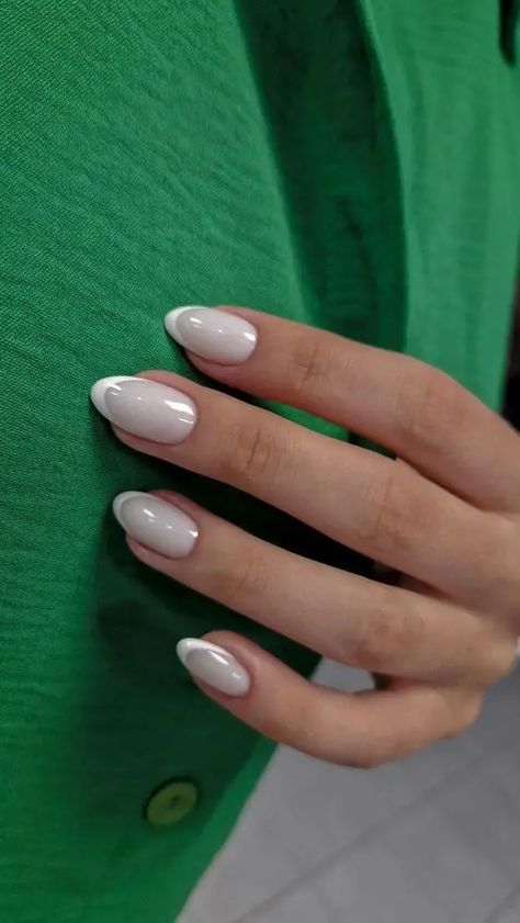 Explore Classy White Nail Designs for Spring 2024 | Trendy Manicure Ideas Paznokcie Hello Kitty, White French Nails, Kutek Disney, Milky Nails, Nagel Tips, Basic Nails, Casual Nails, Makijaż Smokey Eye, White Nail