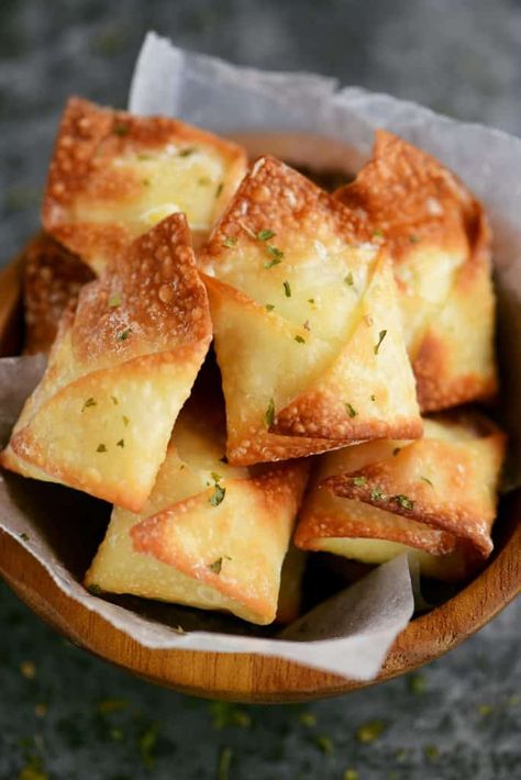 Garlic Cream Cheese Wontons, Air Fryer Wontons Cream Cheeses, Air Fryer Appetizers Recipes, Air Fryer Treats Easy, Appetizers With Wonton Wrappers, Airfryer Side Dishes, Air Fryer Cream Cheese Wontons, Air Fryer Simple Recipes, Air Fryer Wonton Recipes