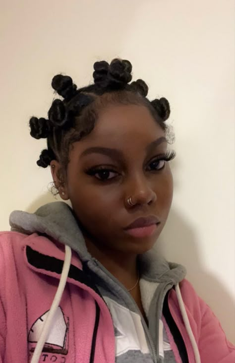 Shirt Curly Hairstyles, Bantu Knot Hairstyles, Quick Natural Hair Styles, Dyed Hair Inspiration, Braids Hairstyles Pictures, Bantu Knots, Girls Natural Hairstyles, Twist Braid Hairstyles, Protective Hairstyles Braids