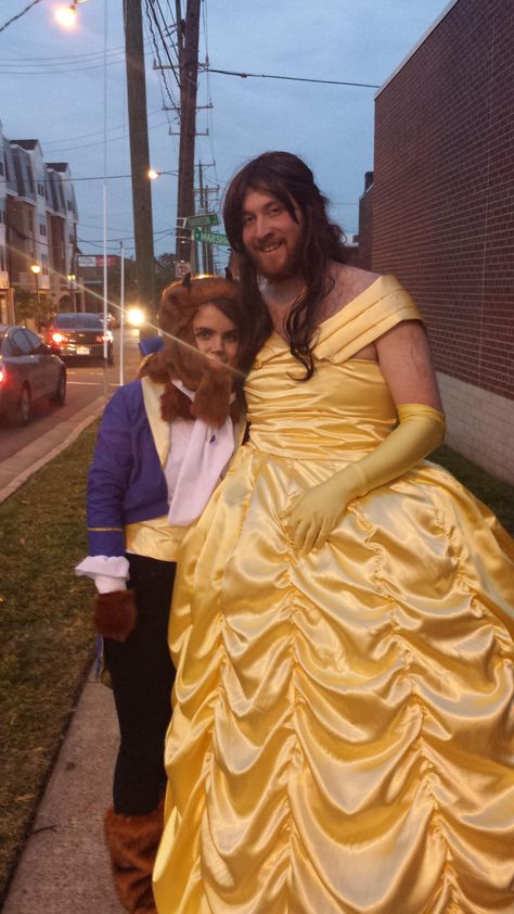 52 couples Halloween costumes so good they might save your relationship. Disney Couple Costumes, Partner Halloween Costumes, Cute Couples Costumes, Halloweenský Makeup, Halloween Duos, Unique Couple Halloween Costumes, Funny Couple Halloween Costumes, Halloween Parejas, Best Couples Costumes