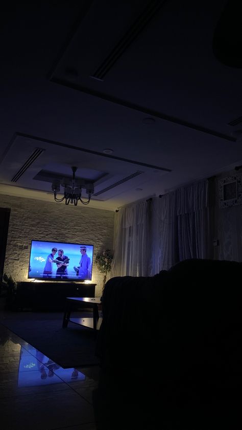 Movie Watching Aesthetic At Home, Watching Movies Snap, Watching Movies Aesthetic Tv, Couple Watching Movie Aesthetic, Watching Tv Snap, Watching Tv In Bed, Biggie Smalls Quotes, Tv Watching, Book Photography Instagram