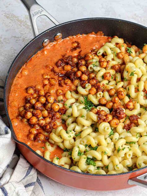 Chickpea Paprikash - Munchmeals by Janet Chickpea Paprikash, Diner Recept, Meatless Meals, Vegan Dinner Recipes, Vegan Foods, Vegan Eating, Vegan Dishes, Vegan Dinners, Pavlova