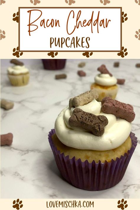 A bacon cheddar dog cupcake topped with a swirl of cream cheese and three mini milk bones. Cupcakes For Dogs, Cupcakes For Dogs Recipe, Dog Friendly Cake, Pupcake Recipe, Dog Cake Recipes, Bacon Dog, Pet Treats Recipes, Easy Dog Treat Recipes, Dog Cupcakes