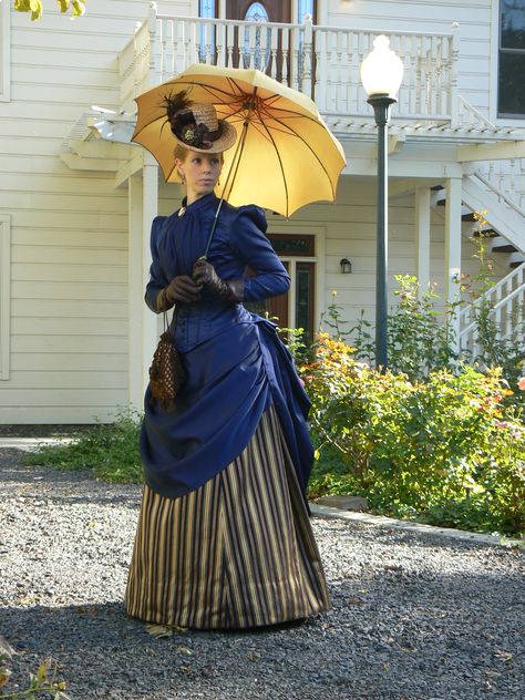 1887 Victorian Bustle Dress and Parasol - Stansbury House, 2012 Pretty Suits, Victorian Steampunk Costume, Moda Steampunk, Kawaii Clothes Goth, 1880s Fashion, Bustle Dress, Victorian Costume, 19th Century Fashion, Victorian Steampunk