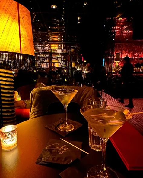 Nyc Drinks Aesthetic, New York City Romance Aesthetic, City Jazz Aesthetic, City Night Out Aesthetic, New York Jazz Club Aesthetic, City Life Night, New York City Nightlife, Black New York Aesthetic, Jazz Restaurant Aesthetic