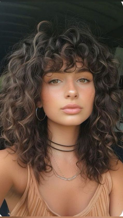 Curlie Hairstyles, Zicxa Photos, Glamorous Hairstyles, Natural Curly Hair Cuts, Wavy Hairstyle, Haircut Women, Hairstyles Wavy, Hairstyles Curls, Curls Hair