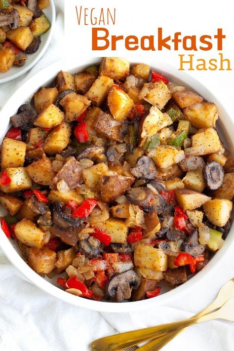 This easy and filling vegan breakfast hash brown recipe is ready in no time. Filled with potatoes, mushrooms, onions, peppers and zucchini. The best vegetarian recipe to start your day! #veganbreakfast #vegetarianbreakfasthash #veganbreakfasthash #veganhashbrowns #porkchoprecipe Breakfast Hashbrown Recipes, Burrito Vegan, Potatoes Mushrooms, Brown Recipe, Vegan Breakfast Ideas, Hashbrown Recipes, Breakfast Hash, Vegetarian Breakfast Recipes, Best Vegetarian Recipes