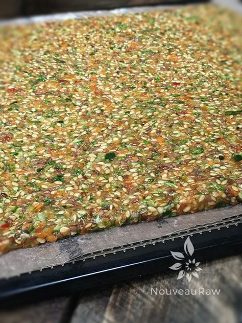 Raw Vegetables Recipes, Veggie Crackers, Wet Batter, Raw Vegan Snacks, Raw Wraps, Flax Crackers, Flax Seed Crackers, Vegan Thanksgiving Dinner, Vegan Burger Recipe