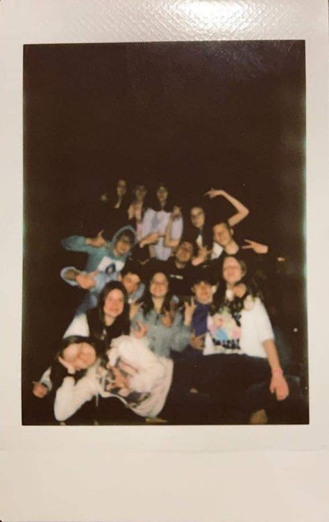 friends, photo, aesthetic, vintage, polaroid Polaroid Aesthetic Pic, Polaroid Photos Friends, Polaroid Pictures Aesthetic Friends, Polaroid Aesthetic Friends, Polaroid Party Aesthetic, Polariod Board Aesthetic, Group Polaroid Pictures, Polaroid Friends Aesthetic, Polaroid Pictures Aesthetic Vintage