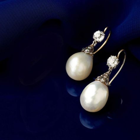 1800s Jewelry, Natural Pearl Jewelry, Ear Piece, Natural Pearl Earrings, Ali Baba, Modern Jewellery, Precious Gemstones Jewelry, Pearl Jewellery, Jewelry Auction