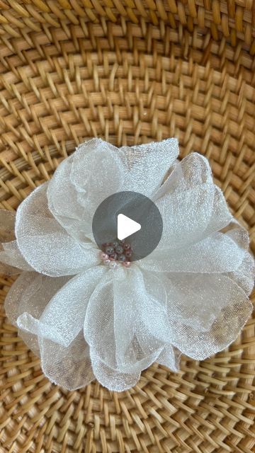 Fabric Flowers Handmade, How To Make Tulle Flowers, Organza Flowers How To Make, Tulle Flowers Diy, Organza Flowers Diy, Flower Making Fabric, Fabric Flower Making, Lace Flowers Diy, Lace Flowers Tutorial