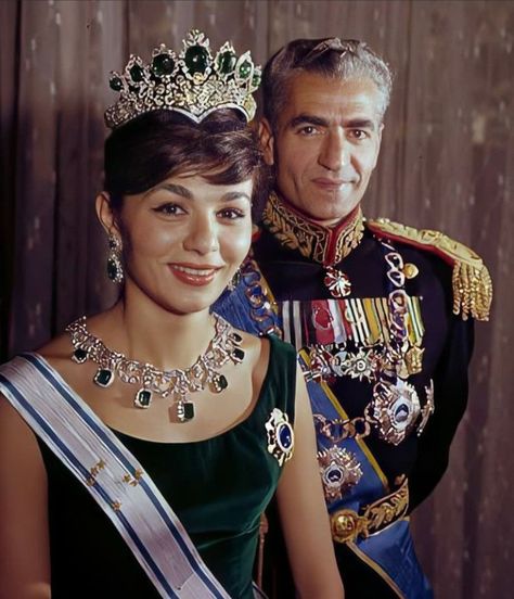 Mohamed Reza Pahlavi, King Of Iran, Empress Farah, Farah Pahlavi, King Of Persia, Pahlavi Dynasty, Farah Diba, The Shah Of Iran, Iran Pictures