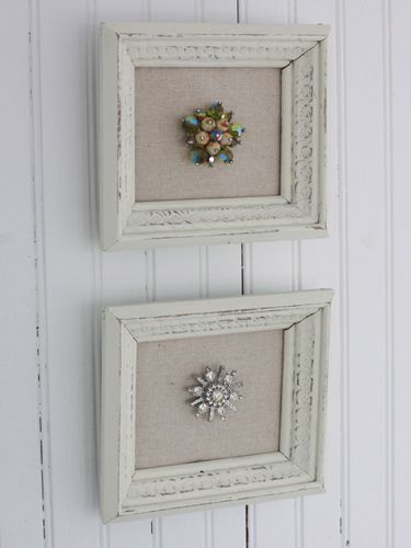 Picture Frame Crafts, Vintage Jewelry Ideas, Dekor Diy, Vintage Jewelry Crafts, Vintage Jewelry Art, Antique Brooches, Frame Crafts, Old Jewelry, Vintage Crafts