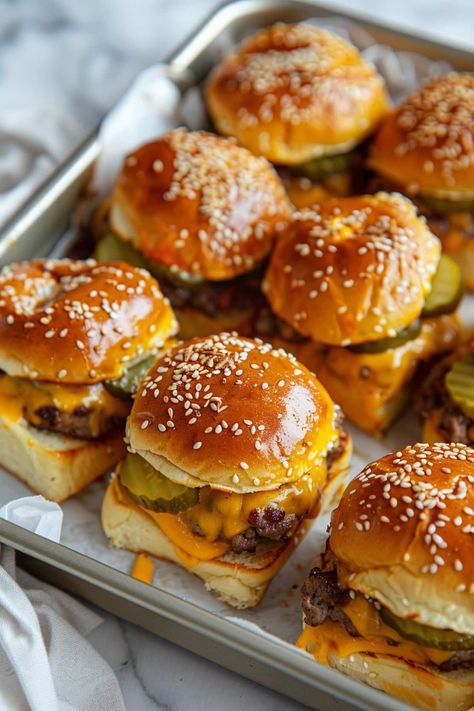 Party Burgers Sliders, Dinner Burger Recipes, Putlock Ideas Food, Burger Boards For Parties, Cheeseburger Sliders For A Crowd, Slider Burger Charcuterie Board, Slider Bar Ideas Mini Burgers, Ground Beef Recipes Burgers, Lunch Ideas Sliders