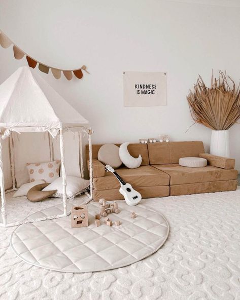 17 Minimalist Montessori Playroom Ideas for an Engaging & Organized Space — Montessori Theory Montessori Family Room, Montessori Playroom Organization, Montessori Bedroom Layout, Kids Montessori Playroom, Montessori Play Corner, Toddler Bedroom Montessori, One Year Old Playroom, Minimalist Playroom Ideas, Montessori Playroom Small Space