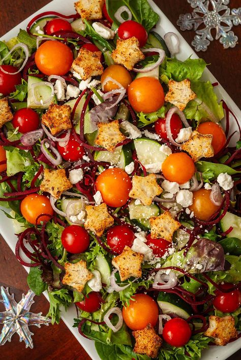 Christmas Summer Salad, Christmas Lunch Starters Ideas, Salads For Christmas Lunch, Salad For Christmas Party, Christmas Salad Ideas Simple, Healthy Christmas Salad, Summer Christmas Food Ideas, Festive Christmas Salad, Italian Christmas Salad