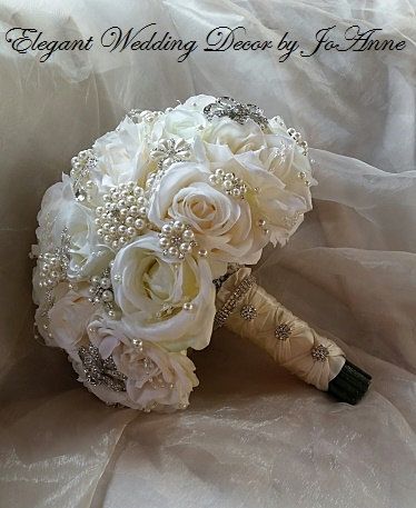 SIMPLE ELEGANT BOUQUET Deposit for a Custom by Elegantweddingdecor Ivory Rose Bouquet, Hydrangea Bridal Bouquet, Brides Flowers Bouquet, Silk Rose Bouquet, Jeweled Bouquet, Bridal Brooch Bouquet, Wedding Brooch Bouquets, Wedding Bouquets Bride, Silk Bouquet