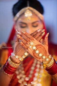 New Dulhan Pose, Wedding Dulhan Pose, शादी की तस्वीरें, Indian Bride Poses, Indian Bride Photography Poses, Indian Wedding Poses, Bride Photos Poses, Engagement Photography Poses, Wedding Photoshoot Props