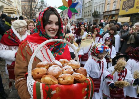 7 Most important Ukrainian holidays and their traditions + 3 ‘weird’ Ukrainian customs – Blog about tours to Ukraine Ukrainian Christmas Traditions, Ukrainian Holidays, Ukraine Christmas Traditions, Christmas In Ukraine, Ukrainian Winter Clothing, Ukraine Christmas, Balkan Culture, Ukrainian Witch, Ukraine Culture