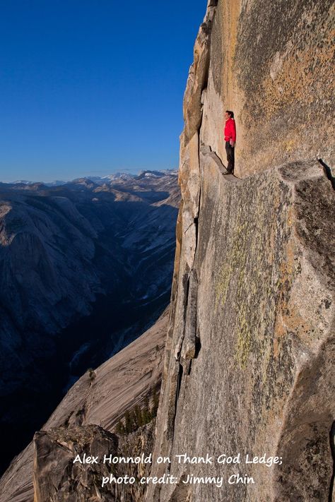 My friend Eric Beck was the first person to ever solo climb this Grade VI Northwest Face of Half Dome! Climbing this to the summit in a group is hard; soloing it is amazing. Check out the article for the photos, the story, current technical routes, and the hiker's route to the summit, if you're not a climber - The Cables Route. Adventure! Let's check it out! #HalfDome #Yosemite #TravelsWithSuz #SoloClimb #HalfDomeYosemite #HalfDomeCables #AlexHonnold #ThankGodLedge Yosemite Climbing, Alex Honnold, Jimmy Chin, Half Dome Yosemite, Small Shower, Tub Tile, California City, Rock Face, Shower Tile Designs