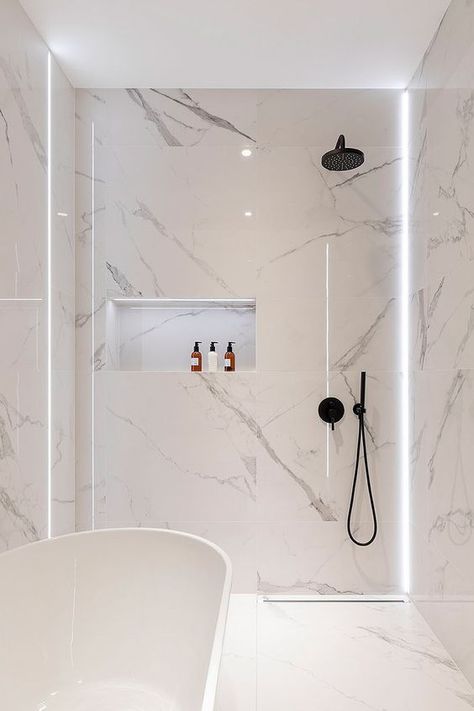 Modern Marble Bathroom, White Marble Bathrooms, Shiplap Bathroom, Bilik Air, White Marble Tiles, Scandinavian Bathroom, Luxury Marble, Bathroom Design Decor, 아파트 인테리어