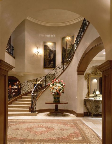 Dream Life House, Casa Vintage, Italian Villa, Mansion Interior, Dream House Rooms, Luxury Homes Dream Houses, Entry Way, Dream House Interior, Golden Girl