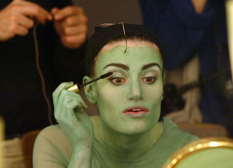 Idina Menzel, Broadway, Wicked, Musical, Make Up, Makeup, Green