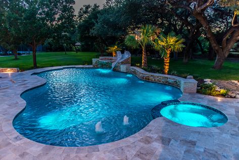 Pool Backyards Ideas, Hot Tub In Pool Ideas, Home Swimming Pool Ideas Outdoor, Infinity Lap Pool Designs, Pool Ideas With Retaining Wall, Outdoor Pool With Slide, Outdoor Ideas With Pool, Small Home Pool Ideas, Inground Pool With Hot Tub Ideas