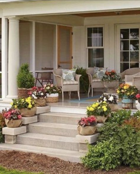 Farmhouse Front Porch Decorating, Farmhouse Front Porch Decor, Farmhouse Front Porch Ideas, Veranda Design, Front Porch Steps, Porch Landscaping, Building A Porch, Front Porch Design, Farmhouse Front Porches