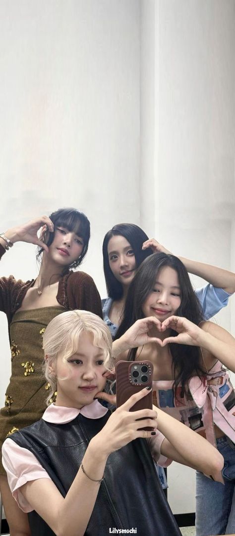 cr. me | BLACKPINK WALLPAPER | Love you, Pinks. 💗 | #jisoo #jennie #roseanne #lalisa #lisa #blackpink #coachella #icon #selca #wallpaper #bornpink #2024 Blackpink Pink Wallpaper, Blackpink Cute Wallpaper, Blackpink Ot4 Selca, Blackpink Ot4 Wallpaper, Lisa Blackpink Coachella, Jennie 2024, Black Pink Icons, Blackpink Foto, Bp Wallpaper