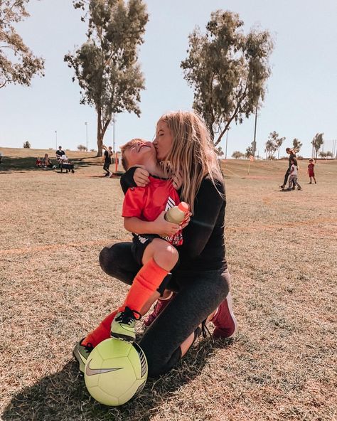 Soccer Baby, Kids Goals, Pregnancy Pictures, Life Goals Future, Moms Goals, Mommy Goals, Mommy And Son, Dream Family, Sports Aesthetic