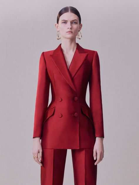 Red Woman Suit, Woman In Suit, Outfit Tips, Woman Suit, Alexander Mcqueens, Suit Outfit, Corporate Attire, Woman Suit Fashion, Red Suit