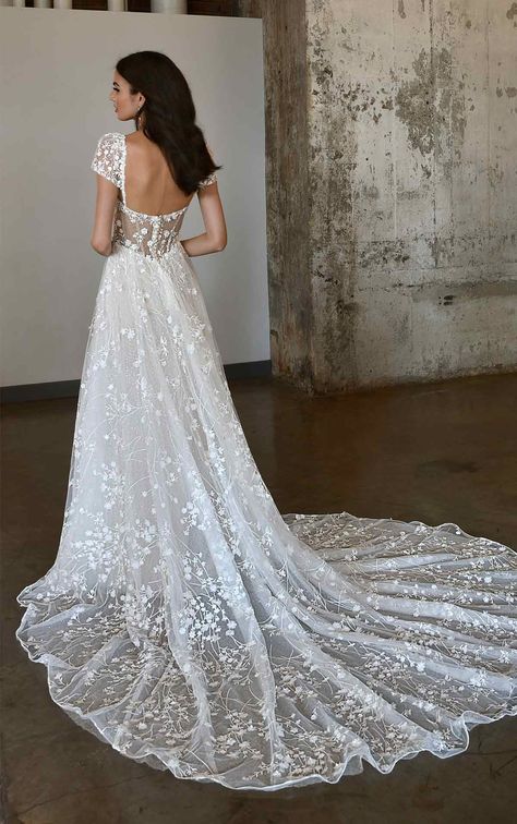 Opulent A-Line Wedding Dress with Sweetheart Neckline - Martina Liana Spring Wedding Dress A Line, Lace Accent Wedding Dress, Soft Aline Wedding Dress, Heart Line Wedding Dresses, Long Floral Wedding Dress, A Line Wedding Dress Cap Sleeves, Boho Lace A Line Wedding Dress, Botanical Lace Wedding Dress, A Line Wedding Dress Timeless