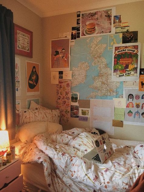 cozy dorm room ideas boho cozy dorm room ideas boho rustic bohemian cozy dorm room ideas boho cozy dorm room ideas minimalist boho vintage cozy dorm room ideas boho Vintage Dorm Room Ideas Minimalist, Dorm Room Triple, Rustic Dorm Room Ideas, Umiami Dorm, Whimsical Dorm Room, Maximalist Dorm Room, Scad Dorm, Granola Dorm Room, College Dorm Wall Decor